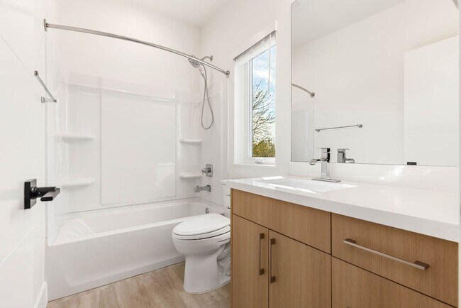 Building Photo - 106 6th St South