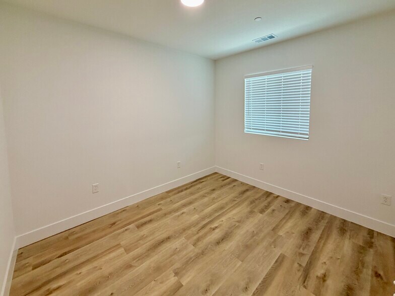 Building Photo - 6991 Del Rosa Ave