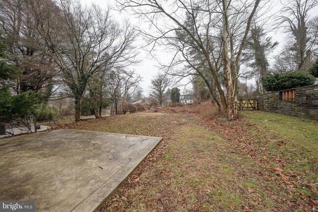 Building Photo - 622 Spring Ave