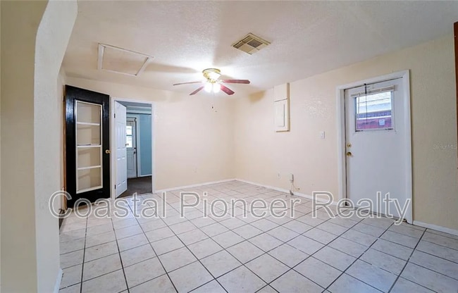 Building Photo - 7713 Heather St