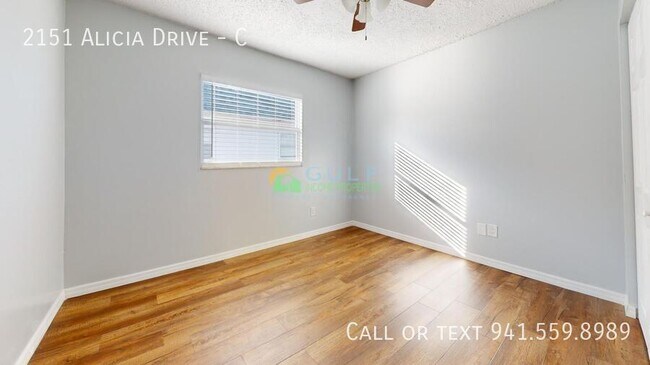 Building Photo - 2151 Alicia Dr