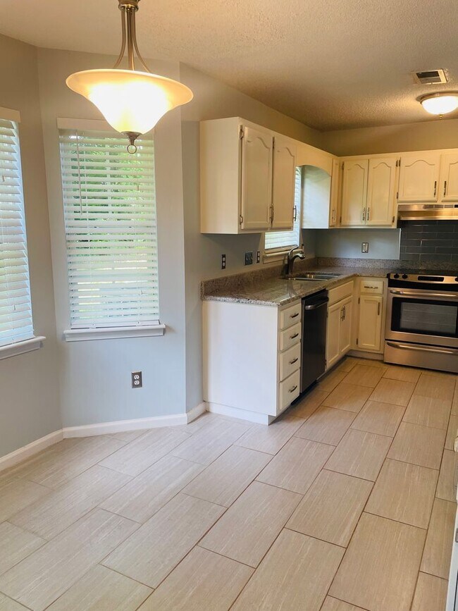 Building Photo - Coming Soon! Lovely 3 Bedroom Spacious 2 S...