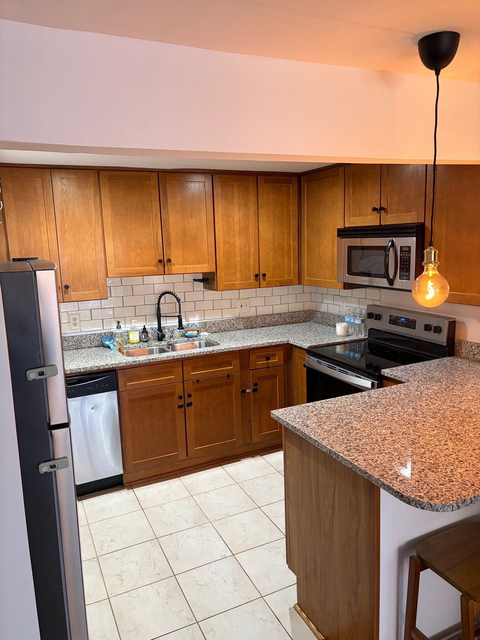 Building Photo - 2100 Grove Ave