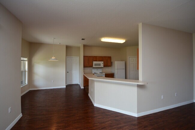 Building Photo - "Spacious 4-Bed Oasis in Palm Coast with 2...