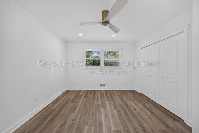 Building Photo - 3007 Stratford Dr