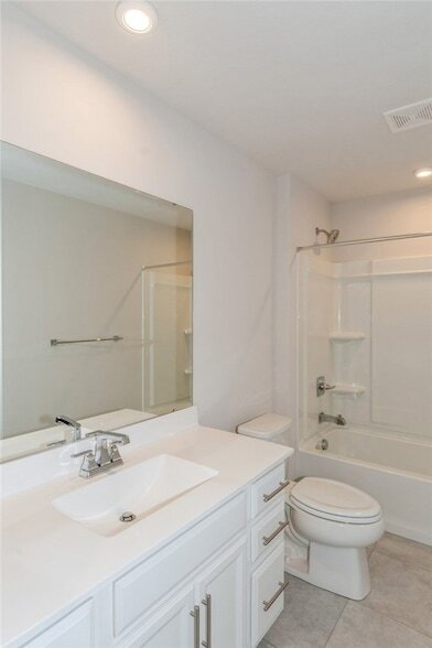 Building Photo - 4602 Spruce Rd