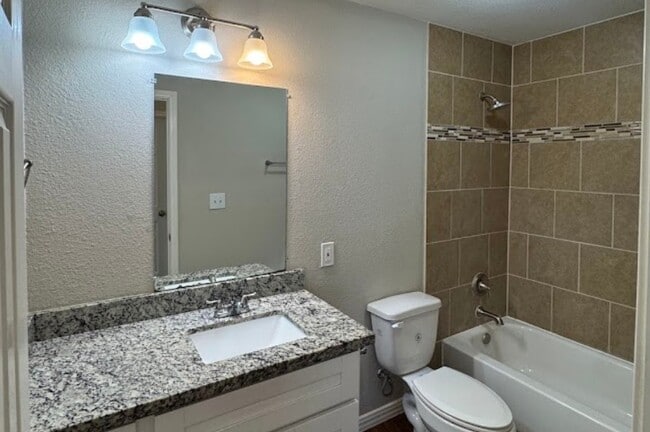 Building Photo - 1205 15th St