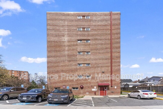 Building Photo - 1830 Columbia Pike