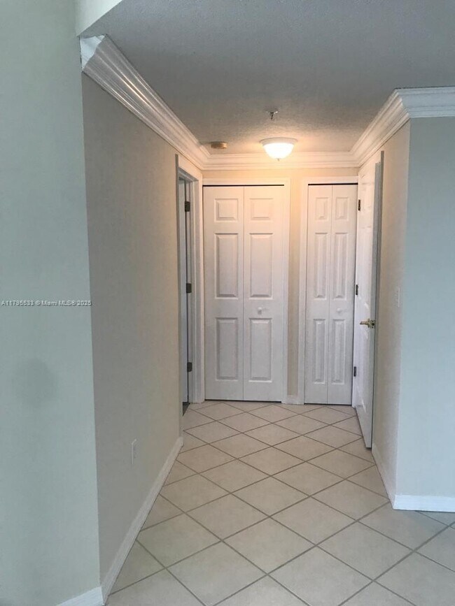 Building Photo - 3500 Coral Wy