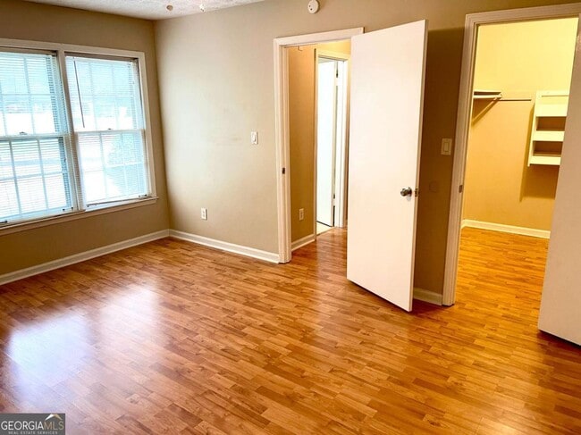 Building Photo - 155 Hunters Walk