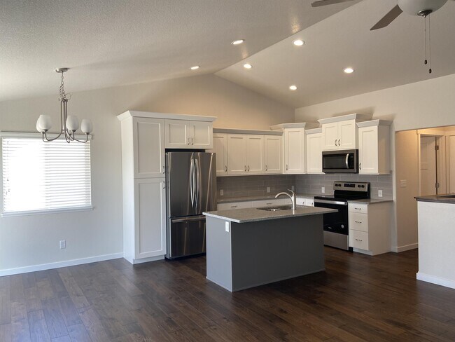 Building Photo - 6937 Grassy Range Dr