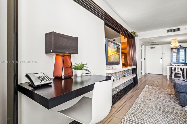 Building Photo - 1100 West Ave