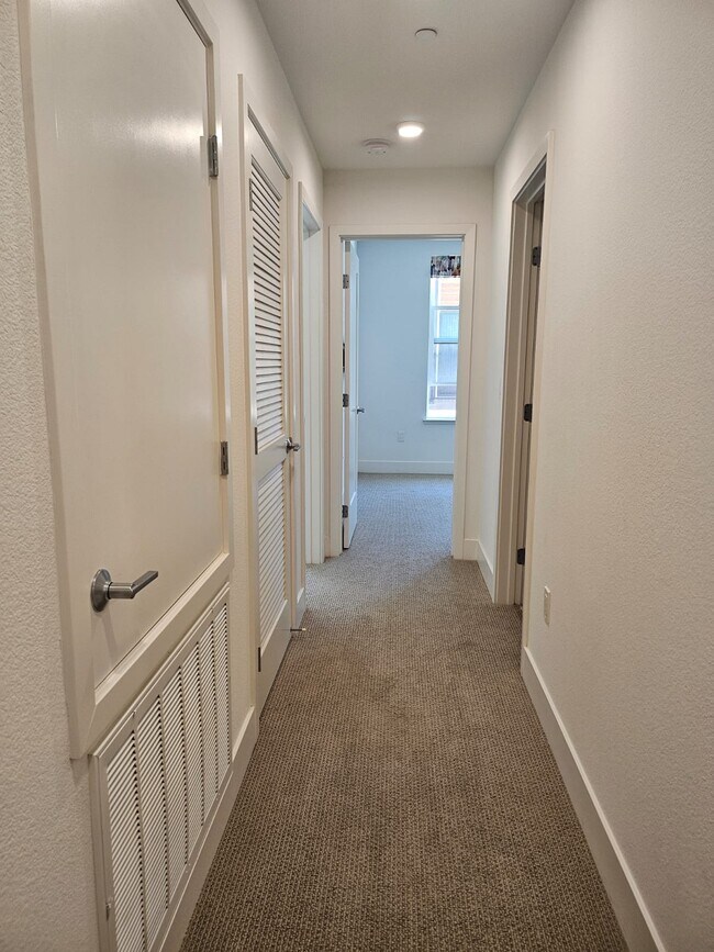 Lobby - 3835 Heart Cmn