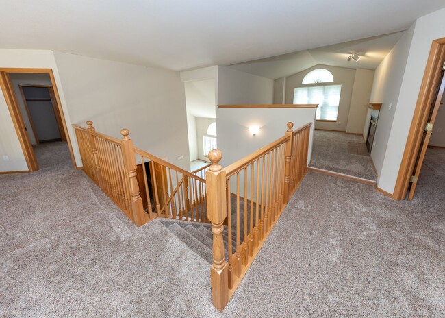 Building Photo - *COMING SOON* 5 Bedroom Broadmoor Beauty A...