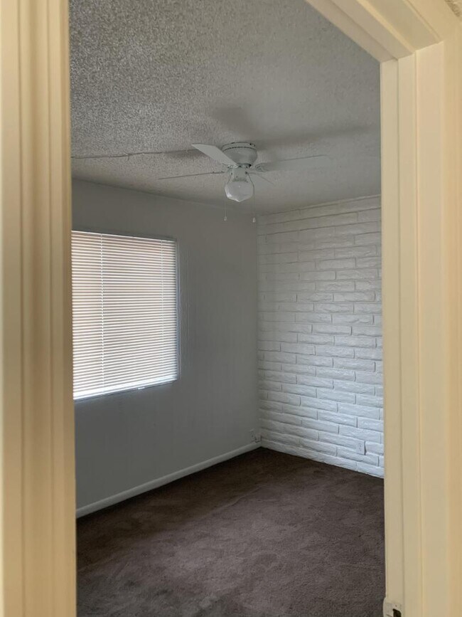 Building Photo - 4140 E Cliffside Trail