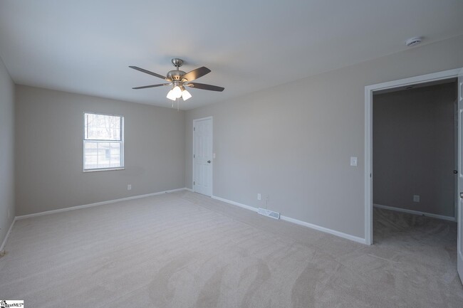 Building Photo - 97 Jamestowne Way