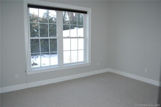 Building Photo - 2160 Kings Hwy