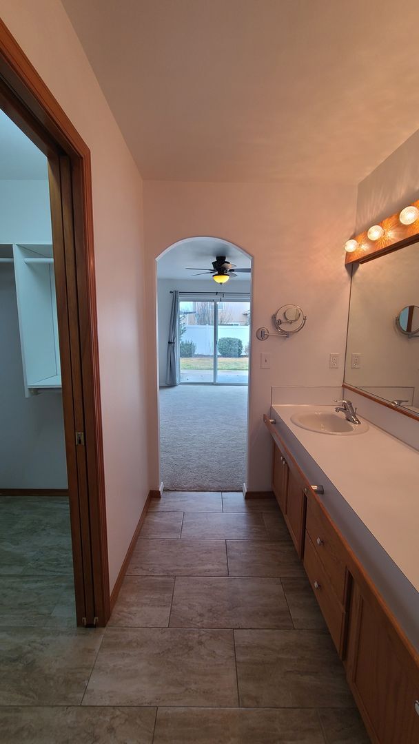 Building Photo - $2,100 - 2 Bed / 2 Beautiful House in Nort...