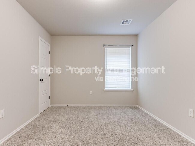 Building Photo - 4700 Crystal Hill Dr