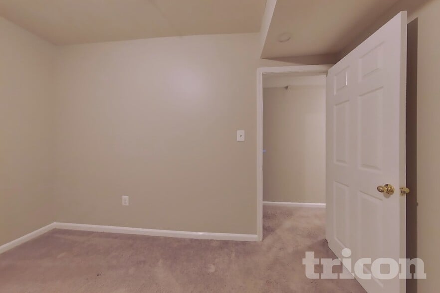 Building Photo - 7520 Burdette Way