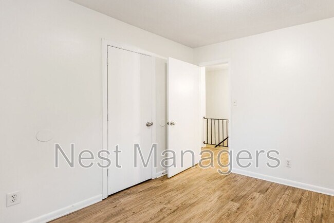 Building Photo - 816 Pilot Ave