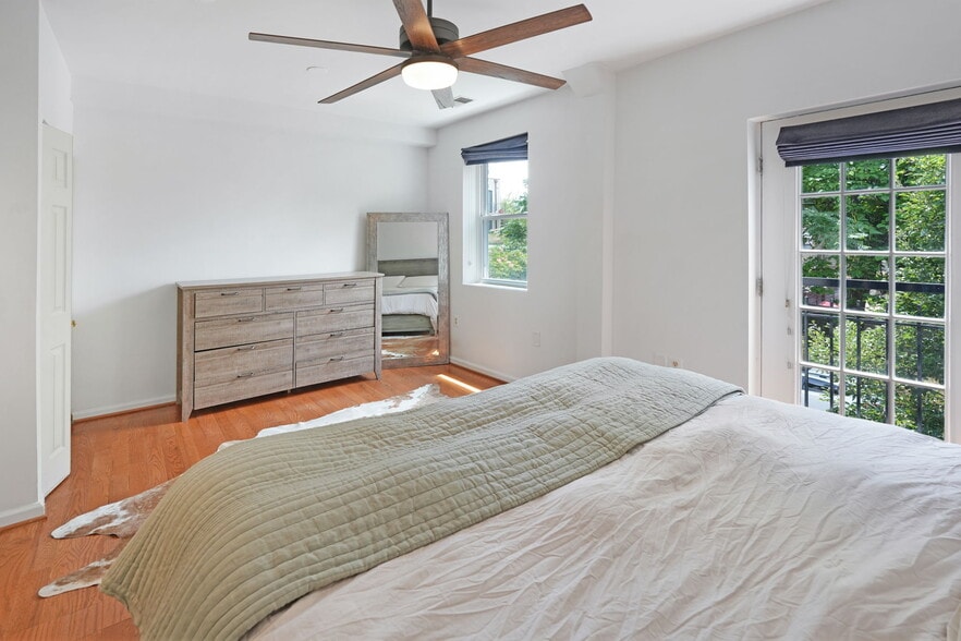 Building Photo - 520 Lamont St NW