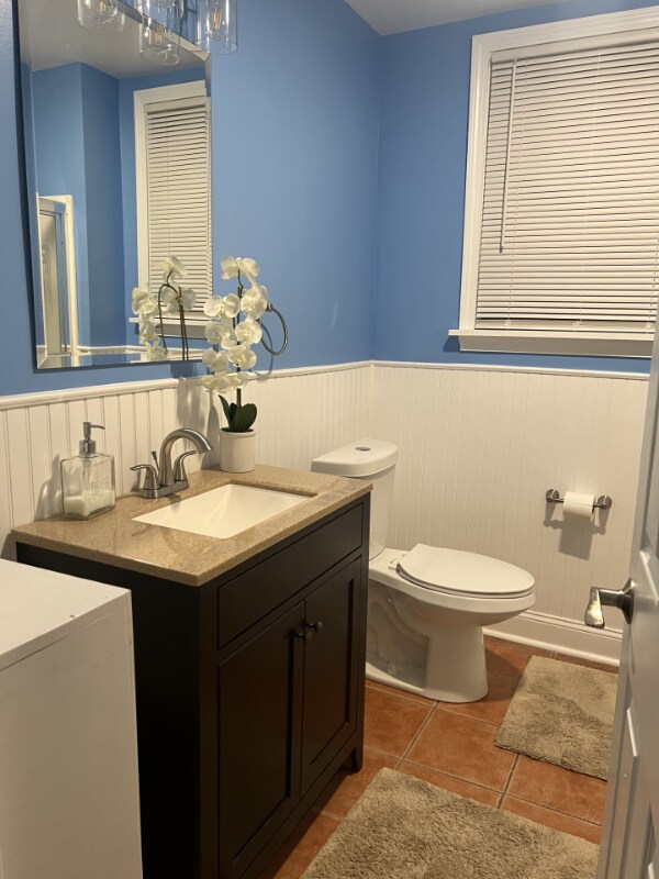 Building Photo - 77 Davis St