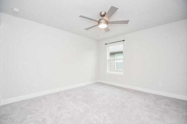 Building Photo - 9242 Dearborn Knoll Dr