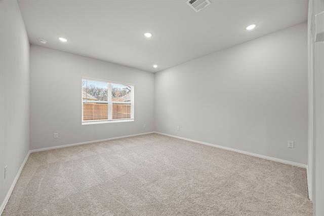 Building Photo - 3204 Royal Frst Dr