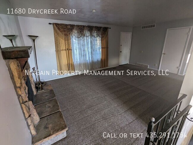 Building Photo - 11680 E Dry Creek Rd