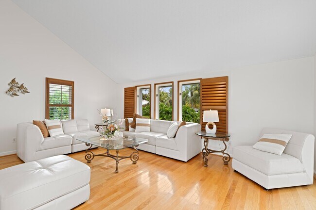 Building Photo - 2626 SE Erickson Dr
