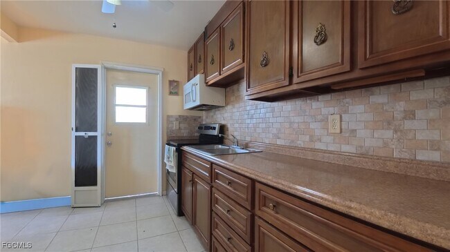 Building Photo - 10 Dawn Flower Cir