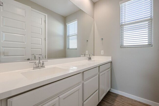 Building Photo - MOVE IN SPECIALS!! Recently Built Home in ...