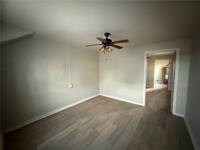 Building Photo - 9022 Palm St