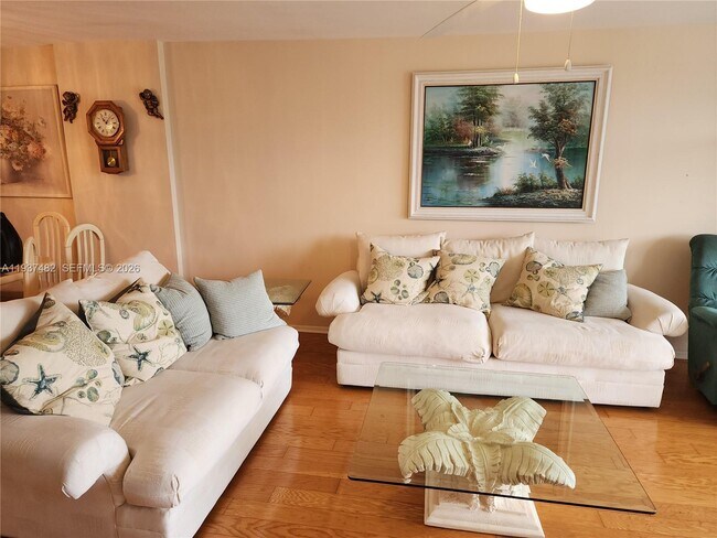 Building Photo - 1631 Riverview Rd