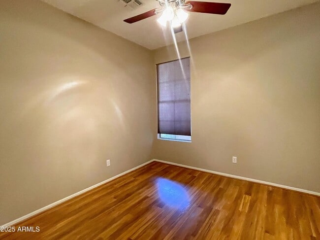 Building Photo - 2737 W Wayne Ln