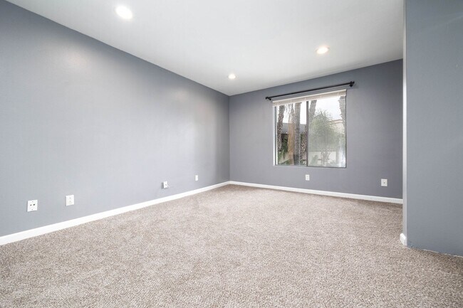 Building Photo - Spacious 2-Bedroom Home in The Aspens - Wa...