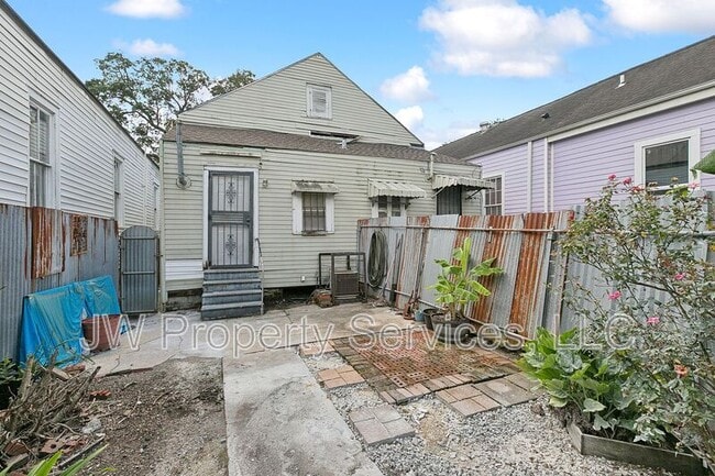 Building Photo - 1832 Elysian Fields Ave