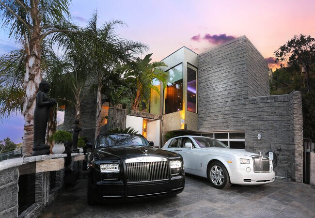 Building Photo - 8356 Sunset View Dr