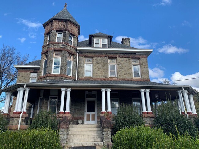 Primary Photo - 1501 Patterson Ave SW