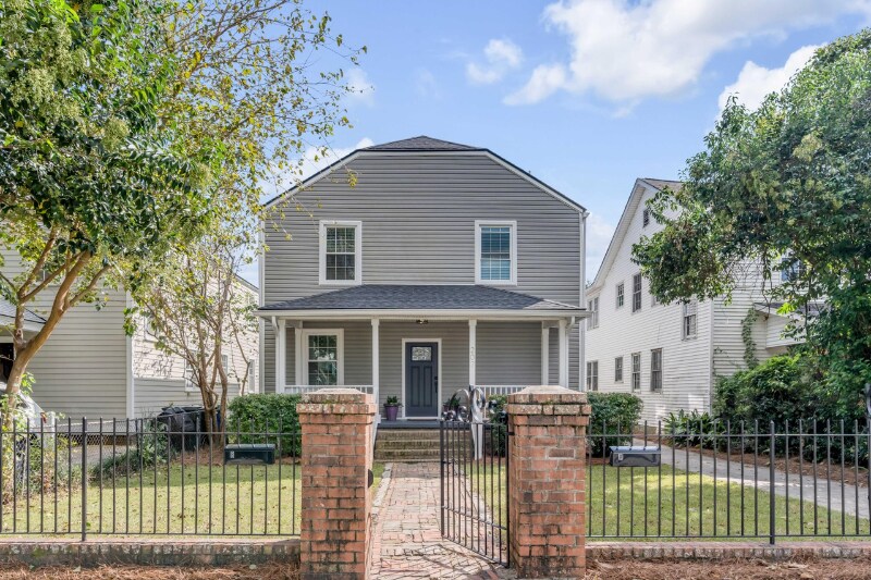 Building Photo - 207 W Poplar St