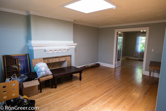 Building Photo - 2252 Alki Ave SW