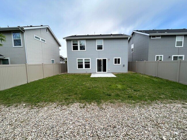 Building Photo - Charming Modern Home in the Heart of Boise
