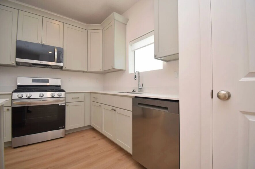 Building Photo - 4479 S 500 E