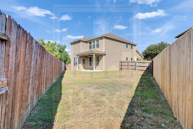 Building Photo - 1405 Middlefield Ct