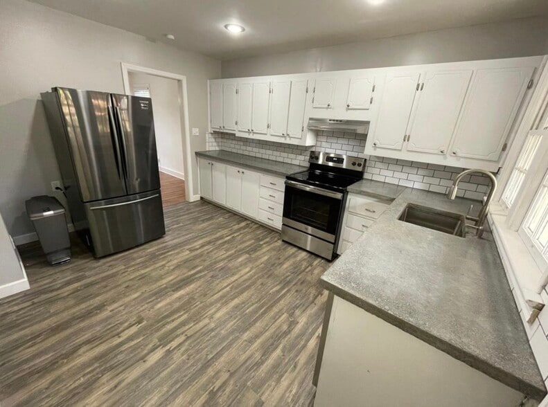 Building Photo - 1732 Piedmont St