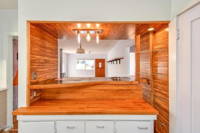 Building Photo - 5259 Aldama St