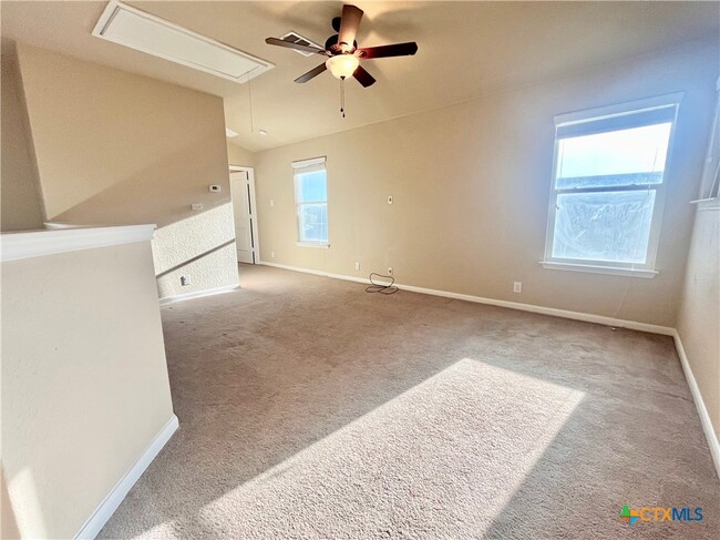 Building Photo - 738 Great Oaks Dr