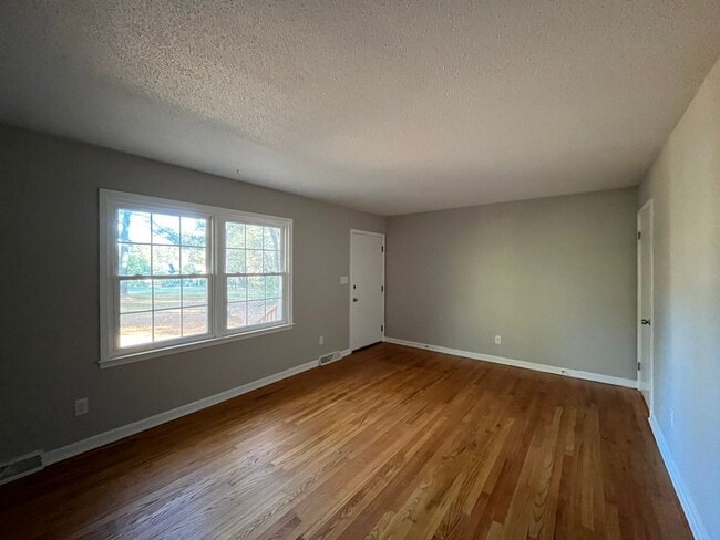 Building Photo - Charming 3BD, 2BA Wake Forest Home on a Large, Private Lot with a Detached 2-Car Garage, Providin...