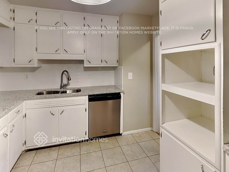 Building Photo - 3934 Ensign Ct
